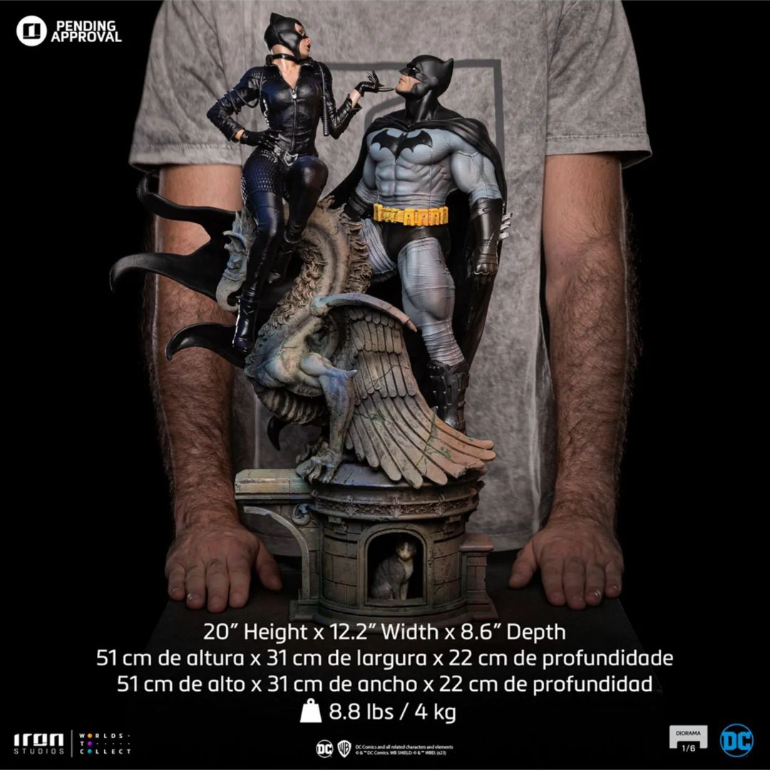 Batman and Catwoman Statue by Iron Studios -Iron Studios - India - www.superherotoystore.com