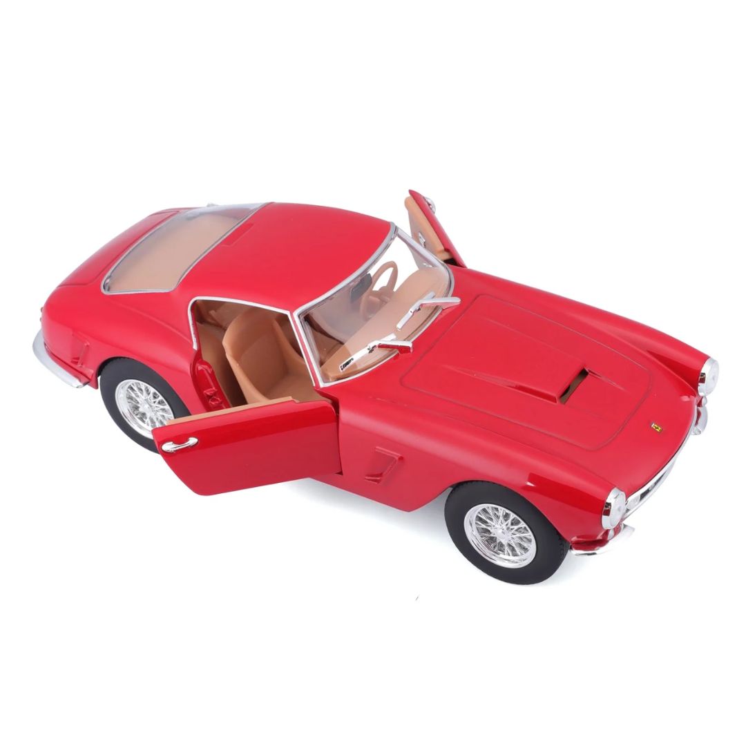 Red Ferrari GT Berlinetta Passo Corto (Hard Case) 1:24 Scale Die-Cast Car By Bburago