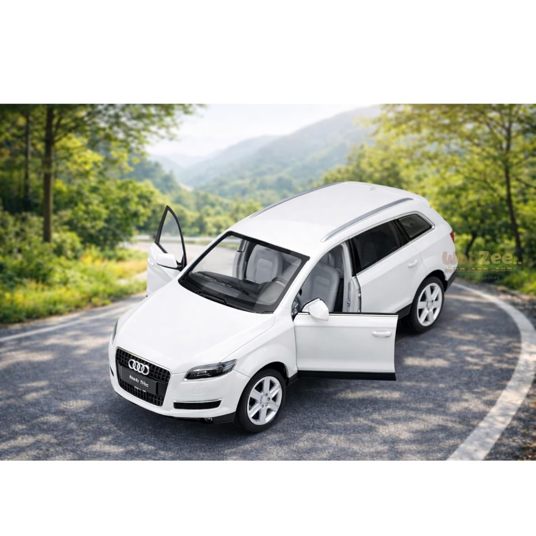 White Audi Q7 1:32 Scale Die-Cast Car by MSZ