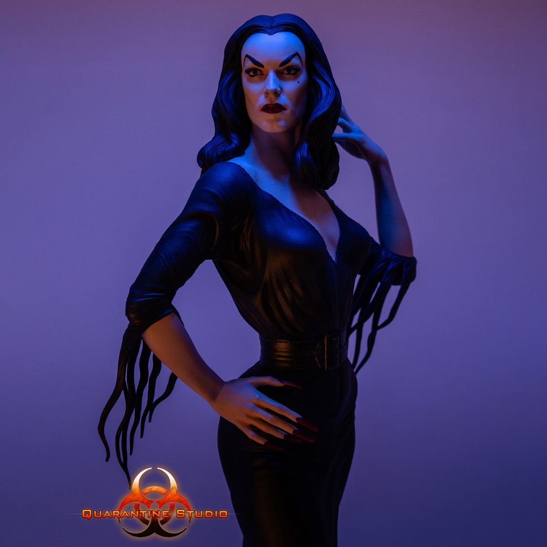 Vampira Statue By Sideshow Collectibles -Sideshow Collectibles - India - www.superherotoystore.com