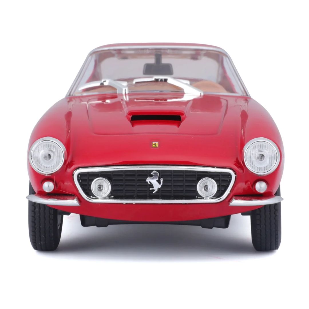 Red Ferrari GT Berlinetta Passo Corto (Hard Case) 1:24 Scale Die-Cast Car By Bburago