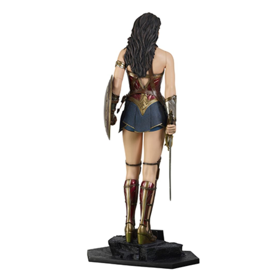 Wonder Woman - Life-Size Figure Justice League By Muckle Mannequin