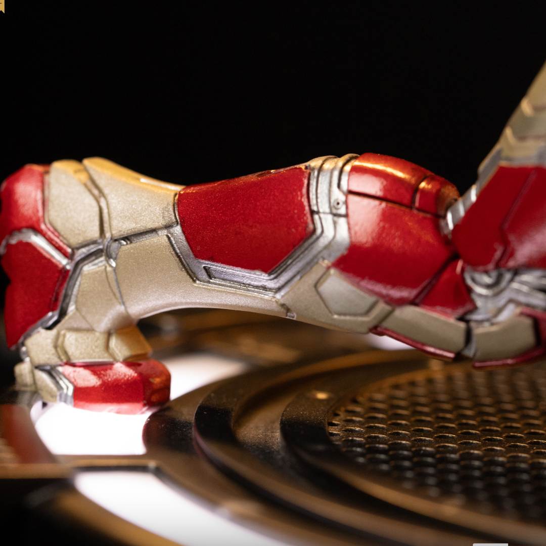 CCXP 23 Exclusive Iron Man MK 42 Statue by Iron Studios -Iron Studios - India - www.superherotoystore.com