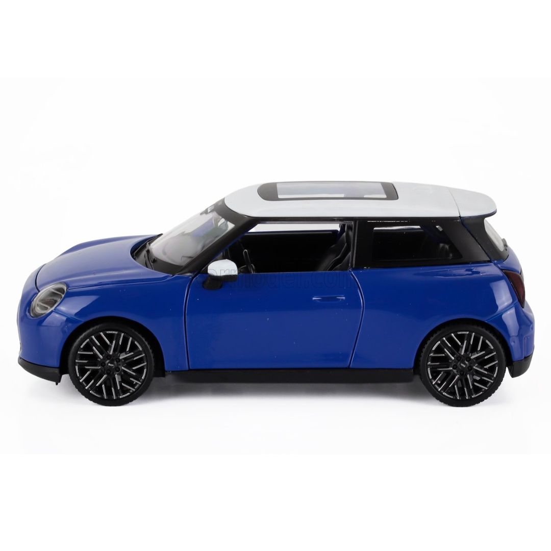 Blue MINI COOPER SE (J01) (Hard Case) 1:24 Scale Die-Cast Car By Maisto