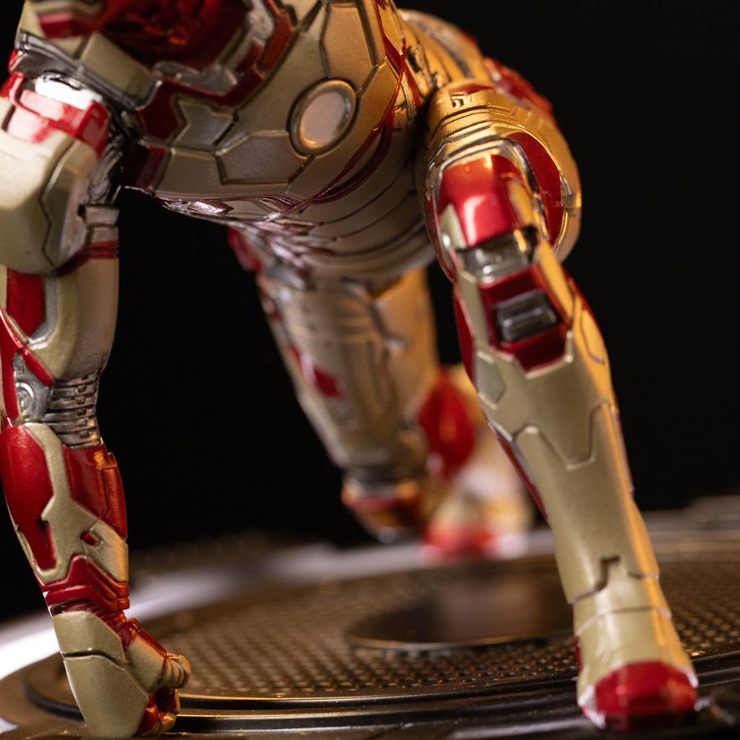 CCXP 23 Exclusive Iron Man MK 42 Statue by Iron Studios -Iron Studios - India - www.superherotoystore.com