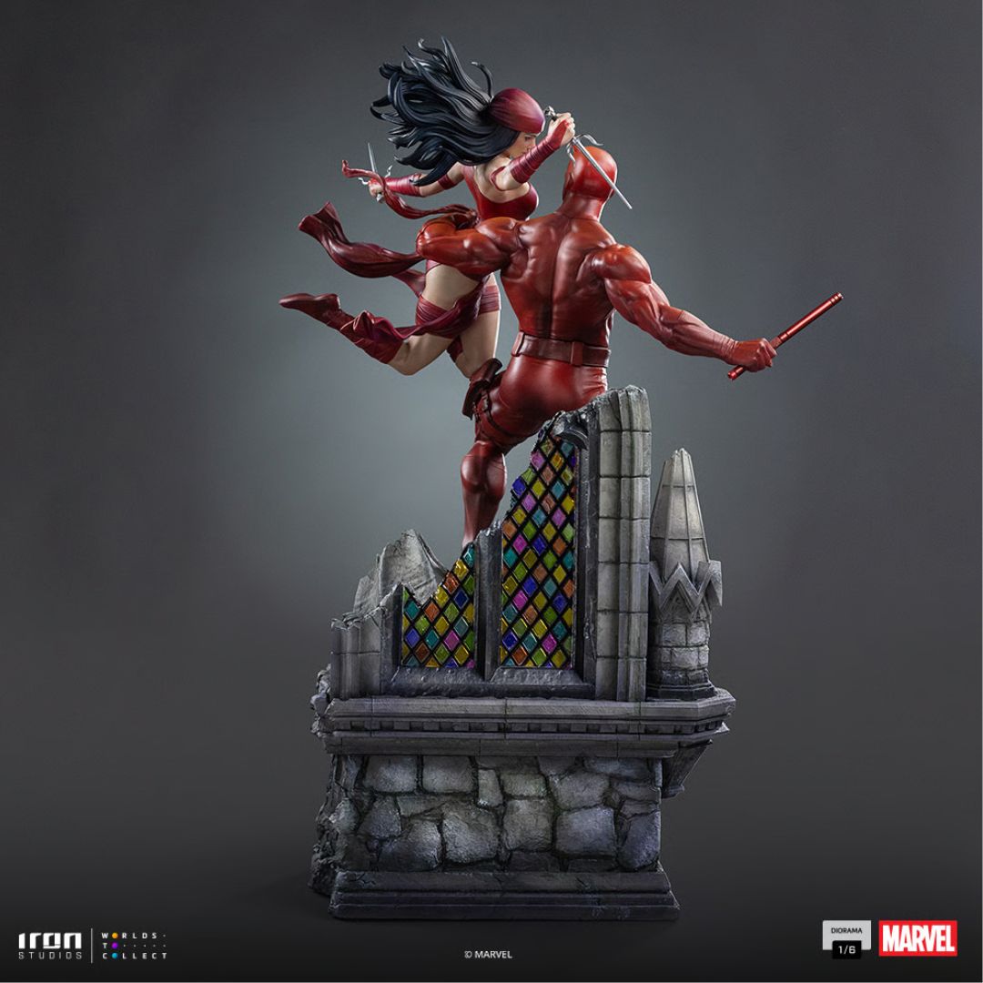 Marvel Comics Daredevil And Elektra Statue By Iron Studios