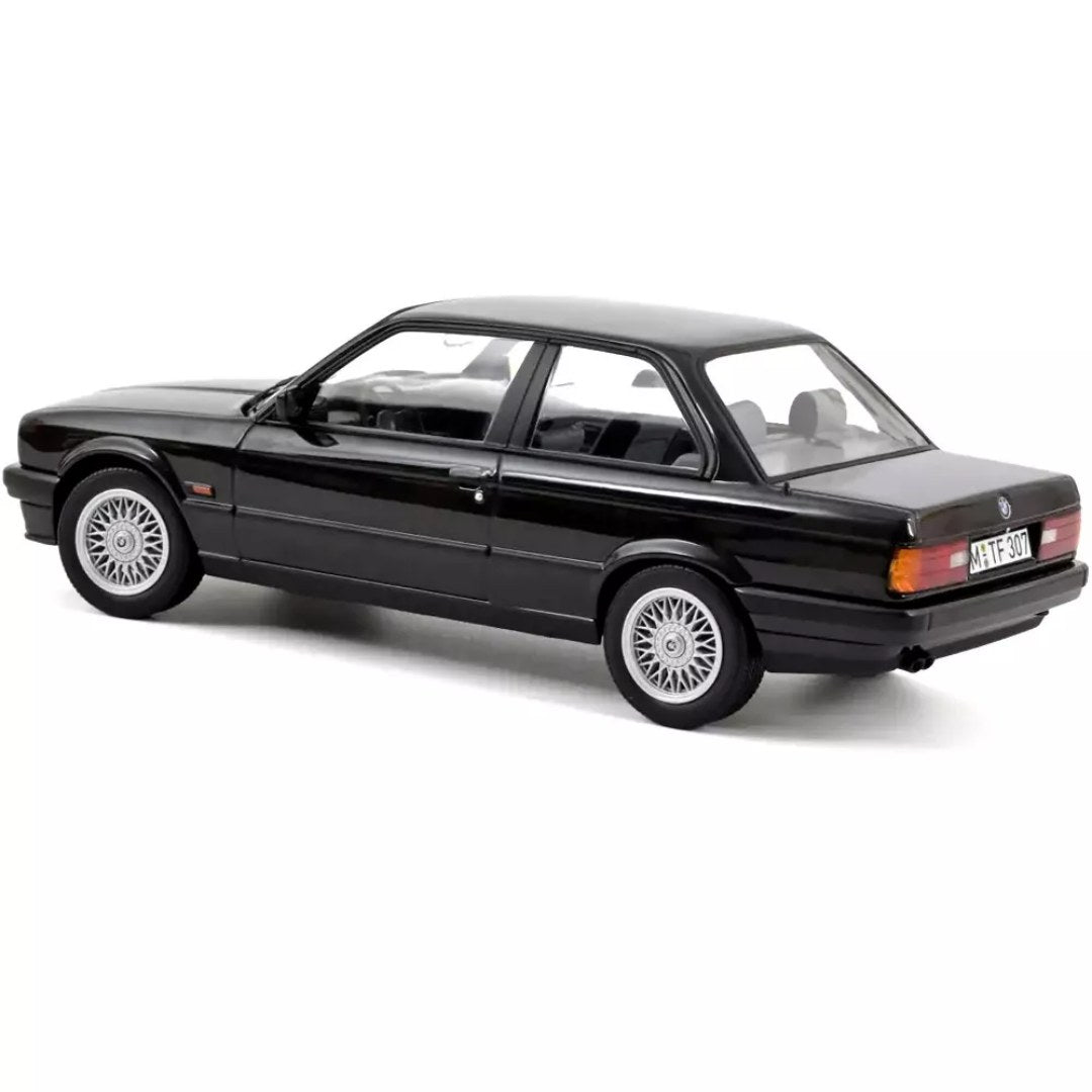 BMW M3 E30 90th Anniversary Solido 1/18