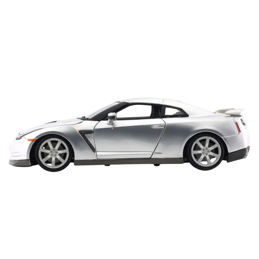 Silver Nissan GTR 1:18 Scale Die-Cast Car By Bburago