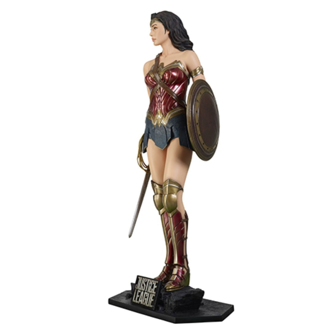 Wonder Woman - Life-Size Figure Justice League By Muckle Mannequin