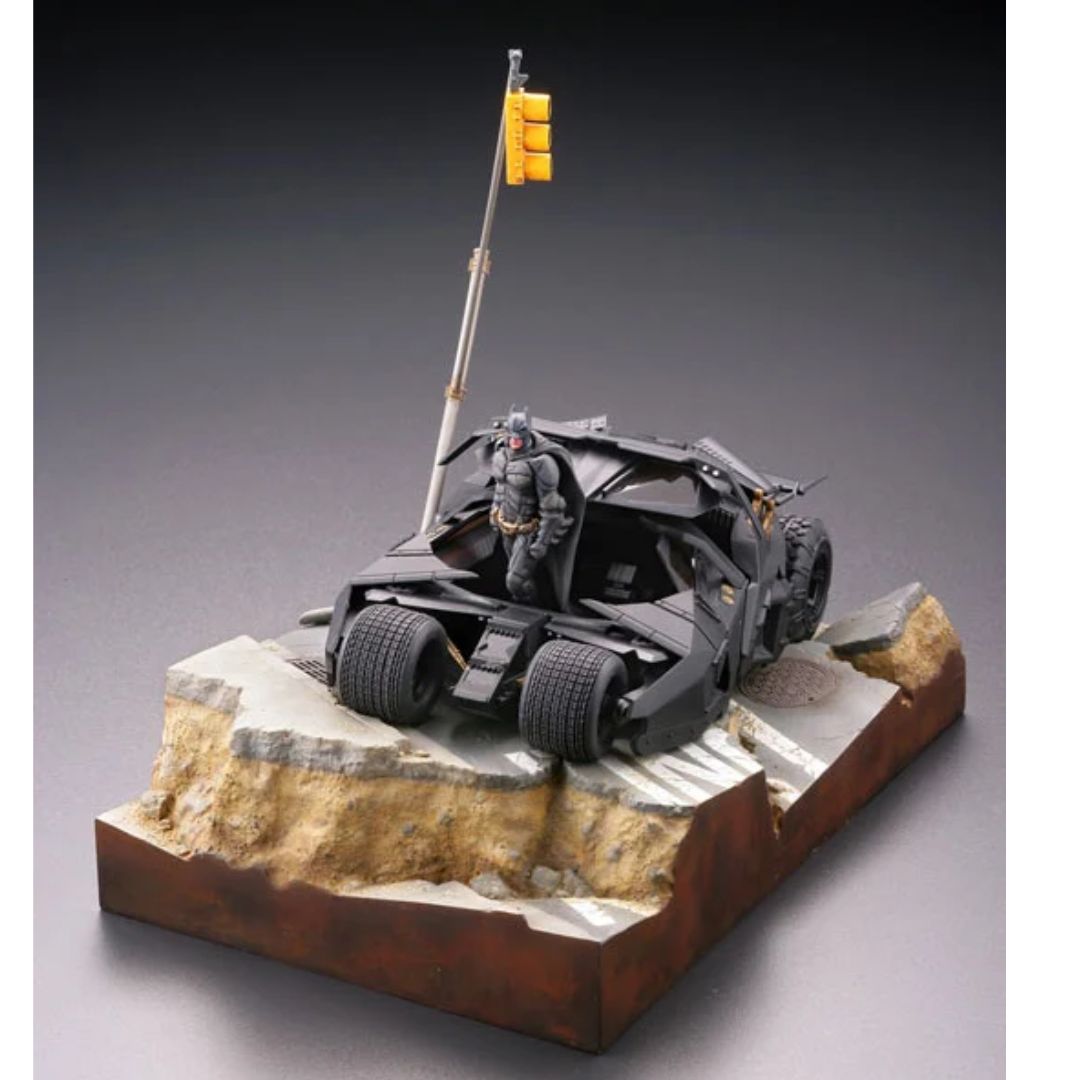 Lr054 Batmobile Tambler In Gotham City By Revoltech -Sideshow Collectibles - India - www.superherotoystore.com