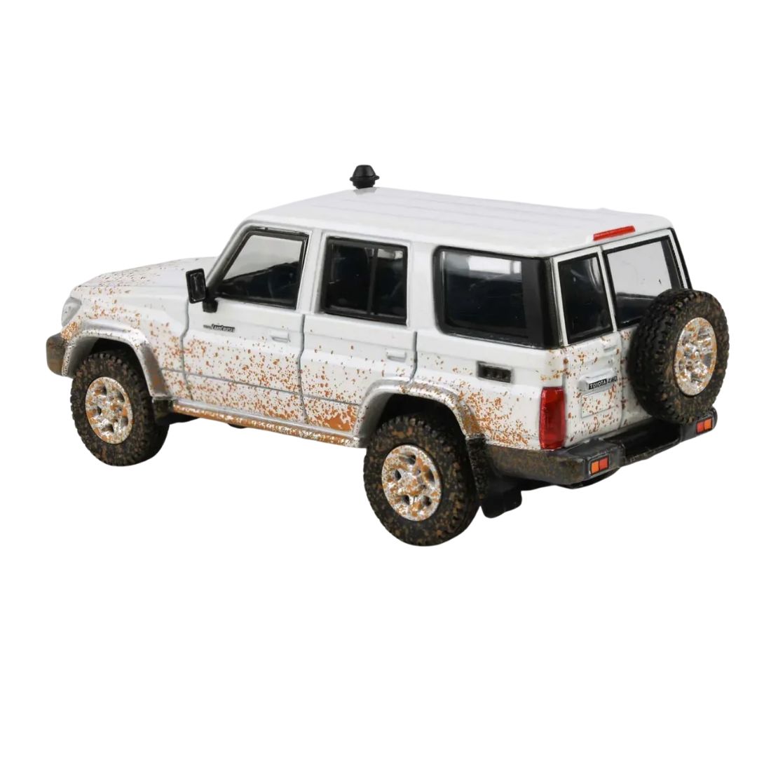1:64 2014 Toyota Land Cruiser 76 Off Road Effect Lhd 1:64 Diecast Car By Para64