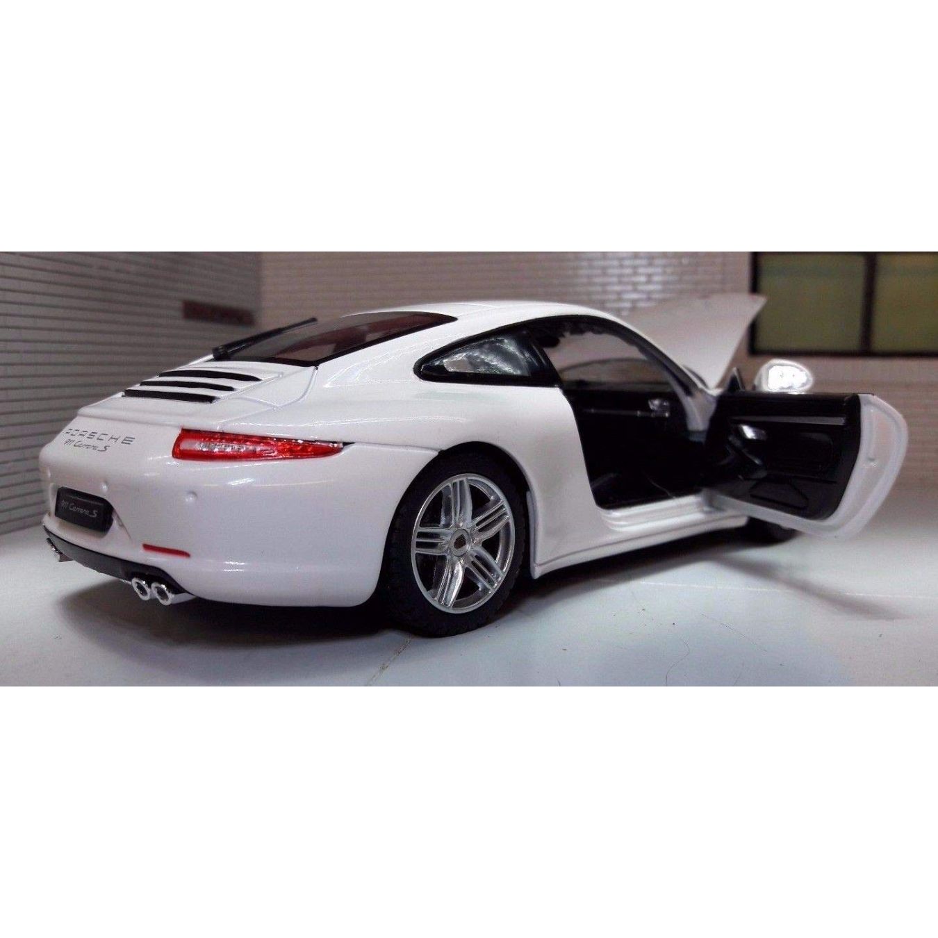 White Porsche 911 1:24 Scale Die-Cast Car By Rastar -Rastar - India - www.superherotoystore.com