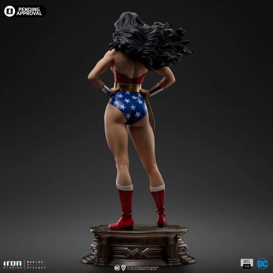 Wonder Woman - Dc Trinity - Legacy Replica Statue  By Iron Studios -Iron Studios - India - www.superherotoystore.com