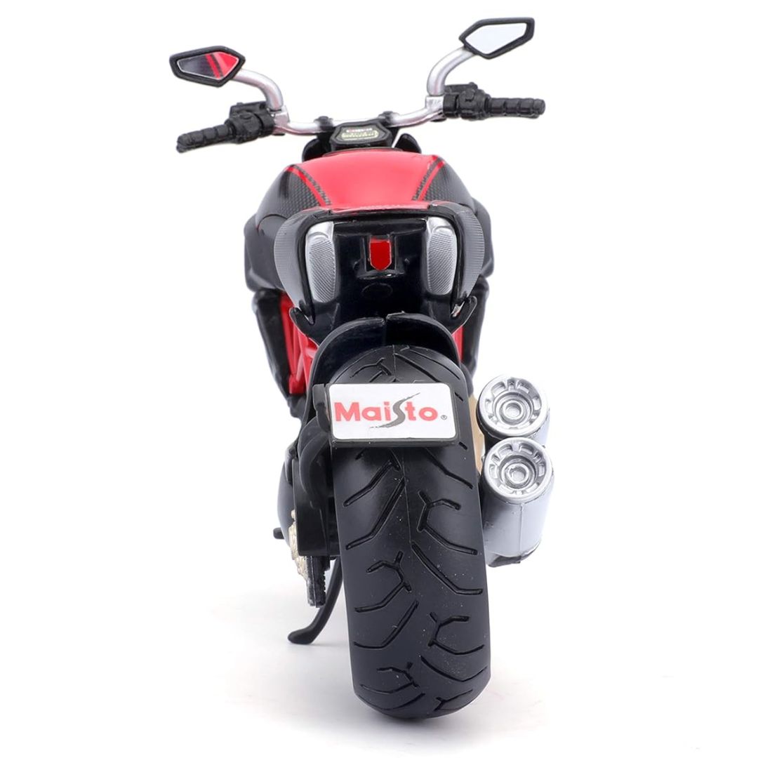 Black Ducati Diavel Carbon  1:12 Scale Bike by Maisto -Maisto - India - www.superherotoystore.com