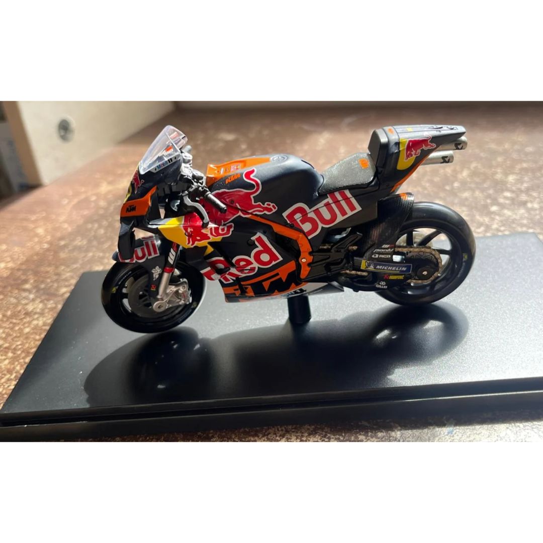 2023 Moto GP REDBULL KTM 1:18 Scale MODEL Die-cast Bike By Maisto -Maisto - India - www.superherotoystore.com