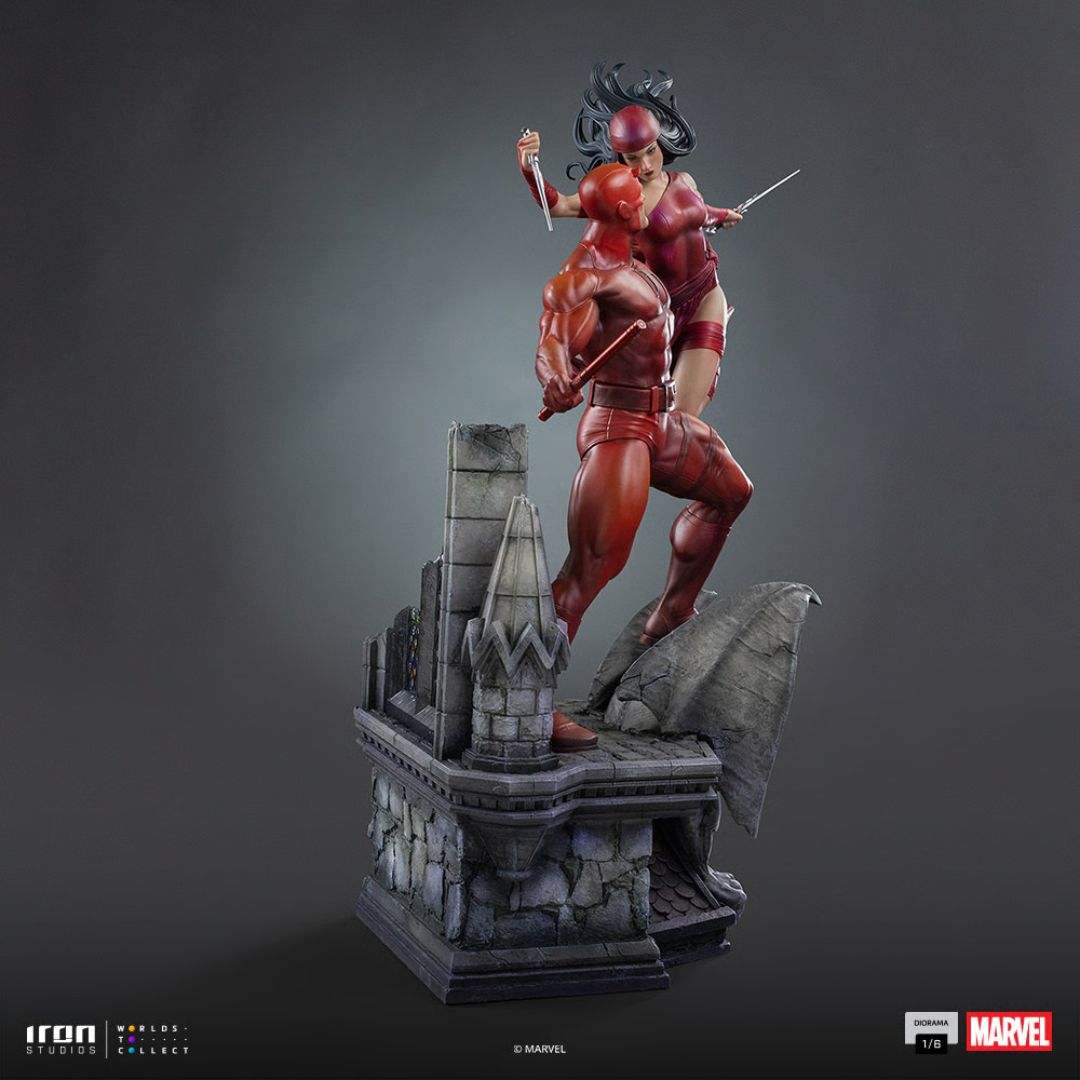 Marvel Comics Daredevil And Elektra Statue By Iron Studios