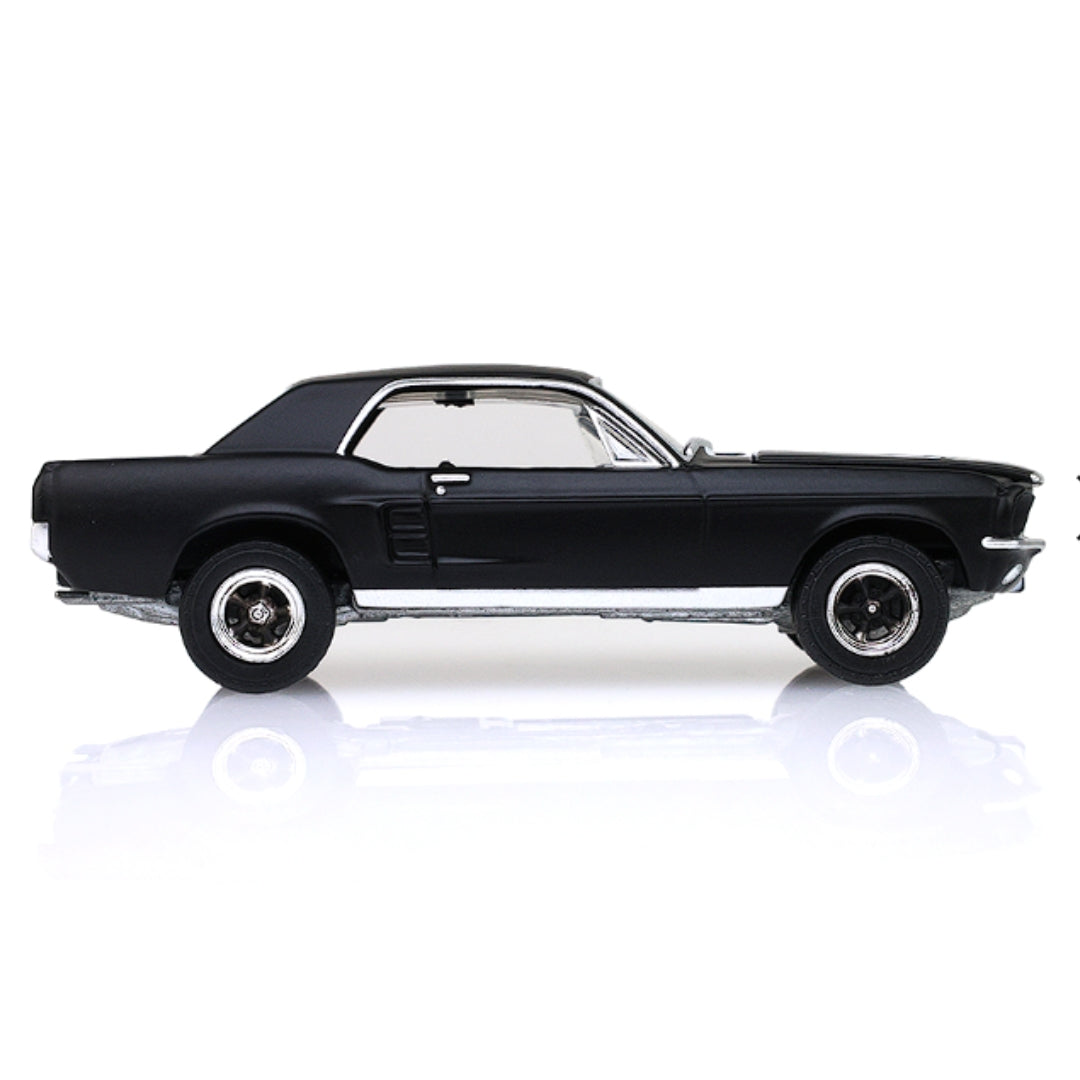 Hollywood Series 35 - Creed Ii (2018) - Adonis Creed'S 1967 Ford Mustang Coupe- Black With White Stripes Solid Pack 1:64 Scale Die-Cast Car By Green Light