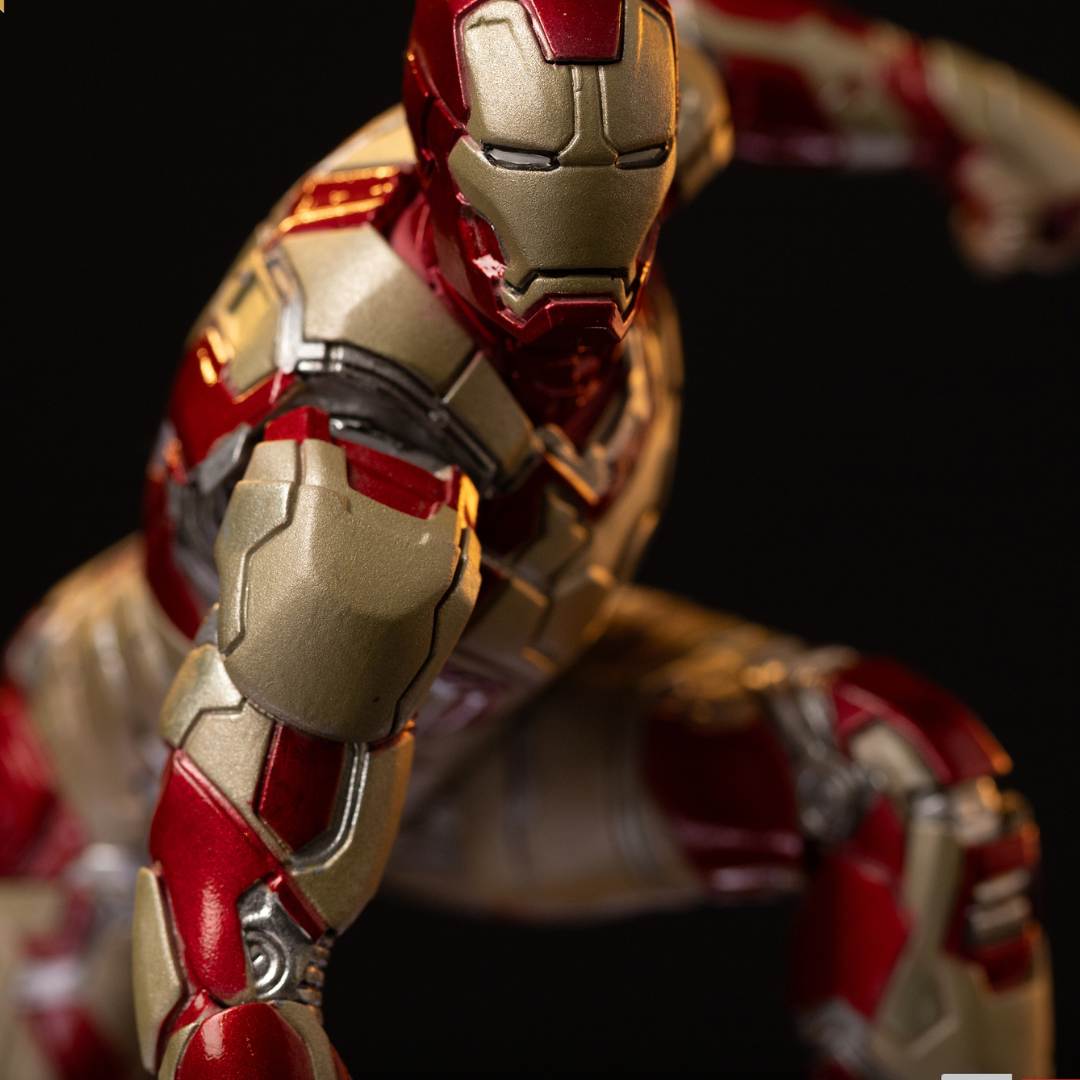 CCXP 23 Exclusive Iron Man MK 42 Statue by Iron Studios -Iron Studios - India - www.superherotoystore.com