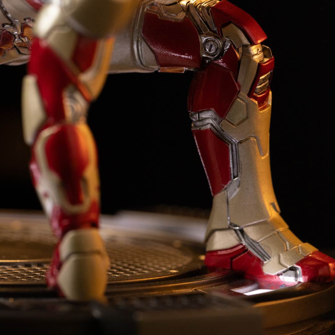 CCXP 23 Exclusive Iron Man MK 42 Statue by Iron Studios -Iron Studios - India - www.superherotoystore.com