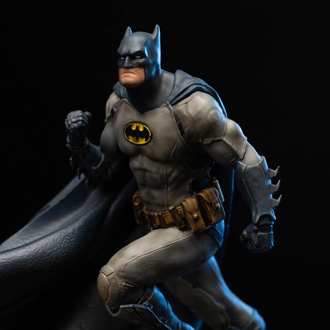 CCXP 23 Exclusive DC Comics Batman Deluxe Statue by Iron Studios -Iron Studios - India - www.superherotoystore.com