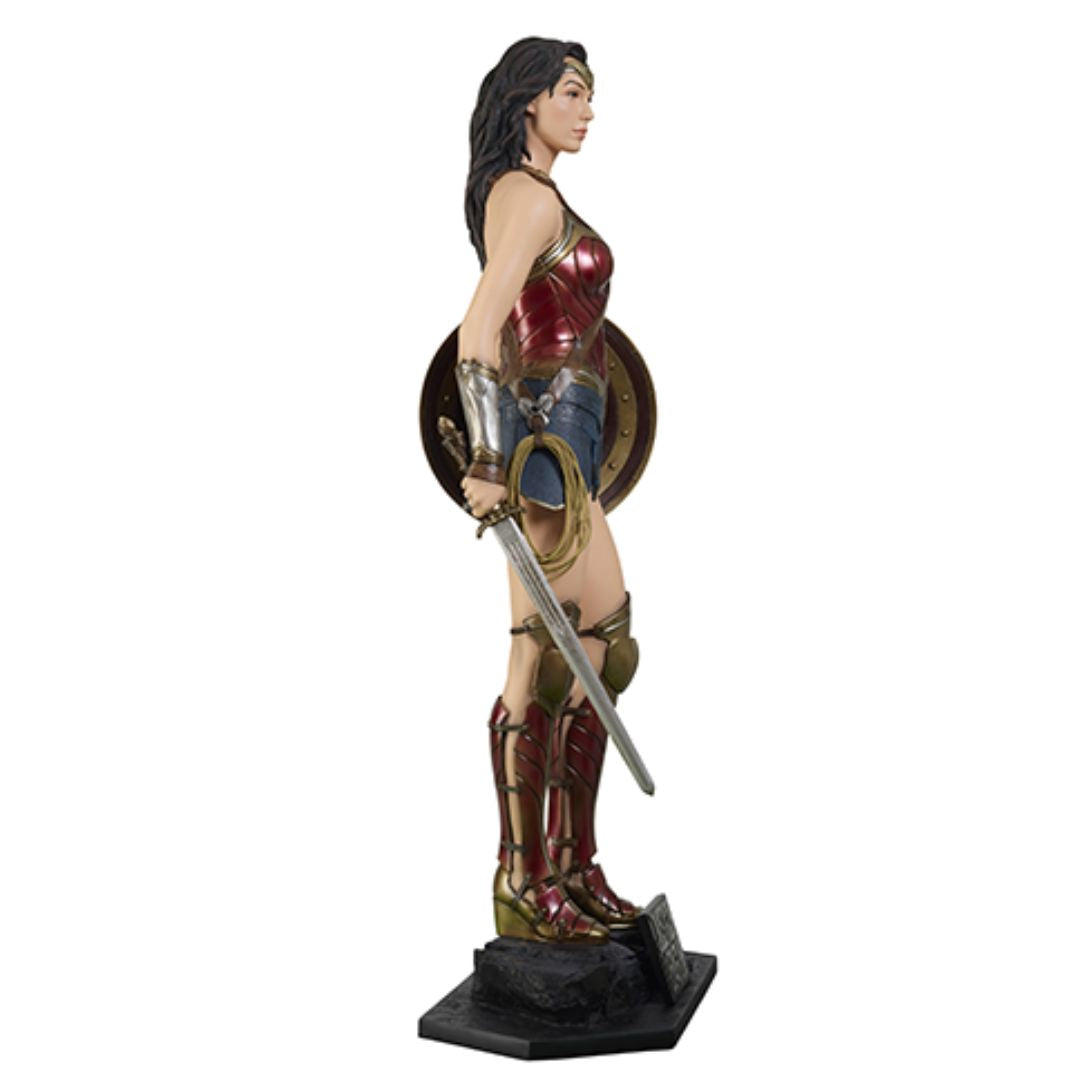 Wonder Woman - Life-Size Figure Justice League By Muckle Mannequin