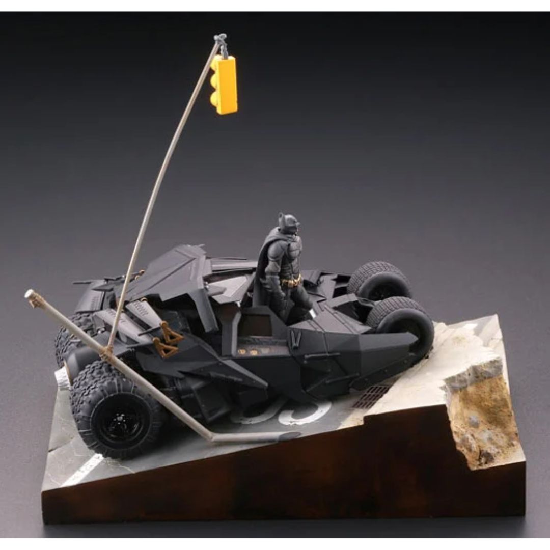 Lr054 Batmobile Tambler In Gotham City By Revoltech -Sideshow Collectibles - India - www.superherotoystore.com