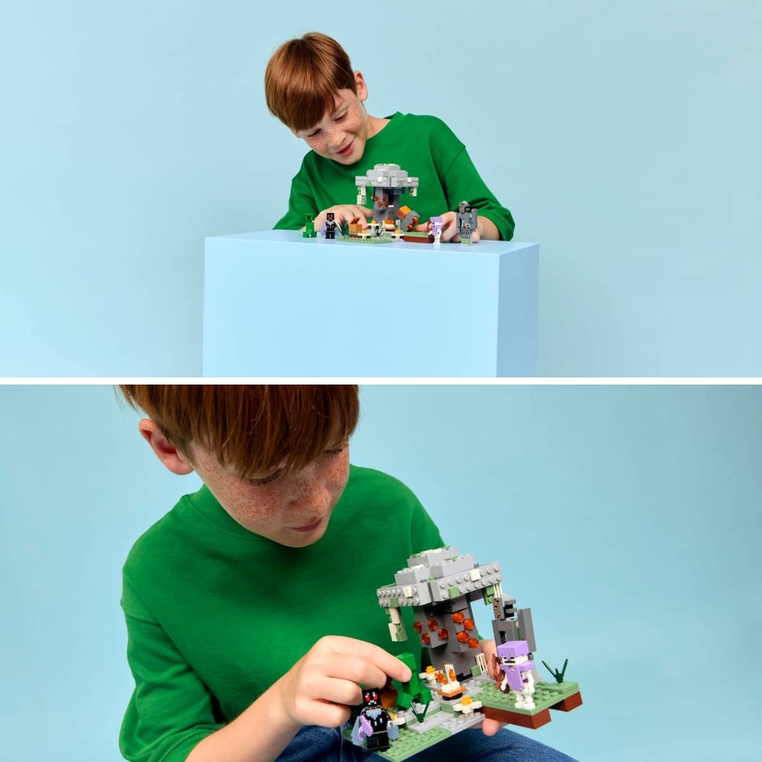Minecraft The Pale Garden By Lego -Lego - India - www.superherotoystore.com