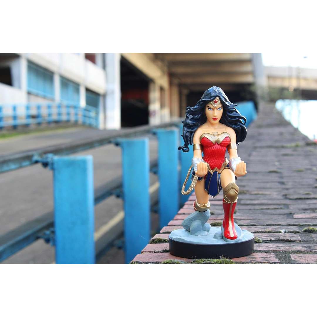 Warner Bros: Wonder Woman Cable Guys Controller And Phone Stand By Exg Pro -EXG Pro - India - www.superherotoystore.com