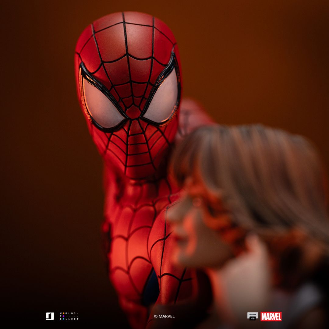 Spider-Man: The Animated Series – Spider-Man And Mary Jane Deluxe Art Statue By Iron Studios -Iron Studios - India - www.superherotoystore.com