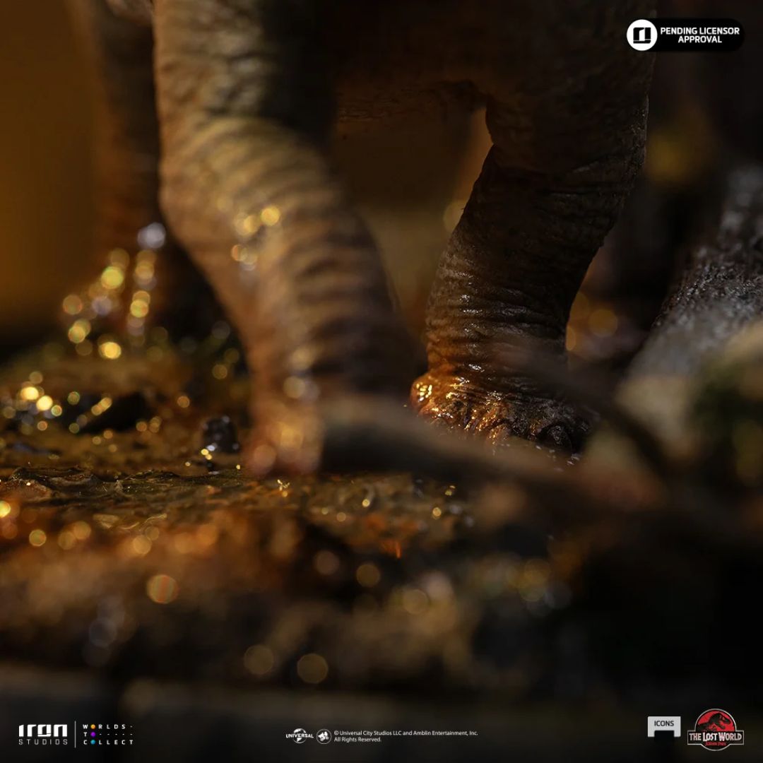 The Lost World: Jurassic Park Stegosaurus Icons Statue By Iron Studios