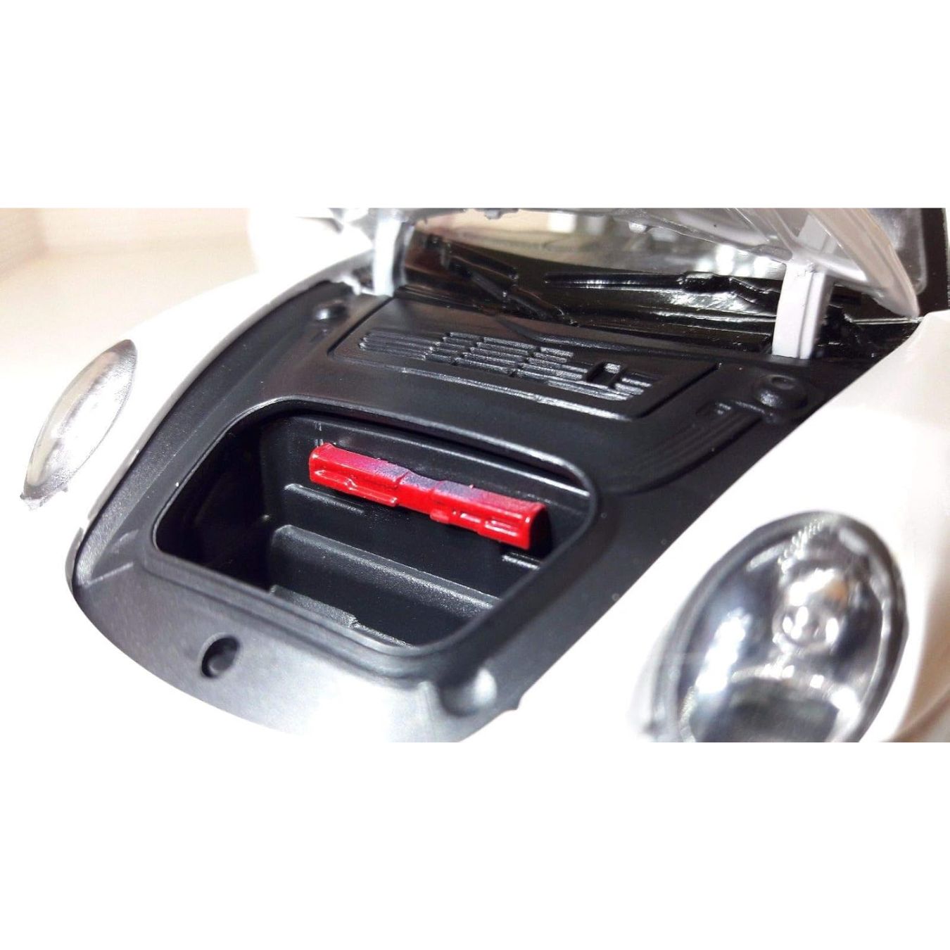 White Porsche 911 1:24 Scale Die-Cast Car By Rastar -Rastar - India - www.superherotoystore.com