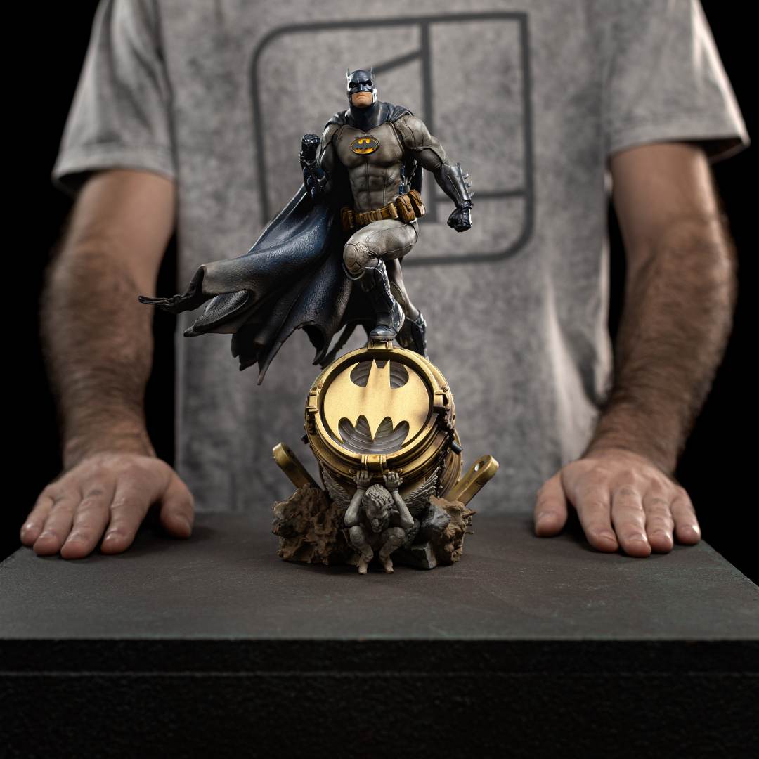 CCXP 23 Exclusive DC Comics Batman Deluxe Statue by Iron Studios -Iron Studios - India - www.superherotoystore.com