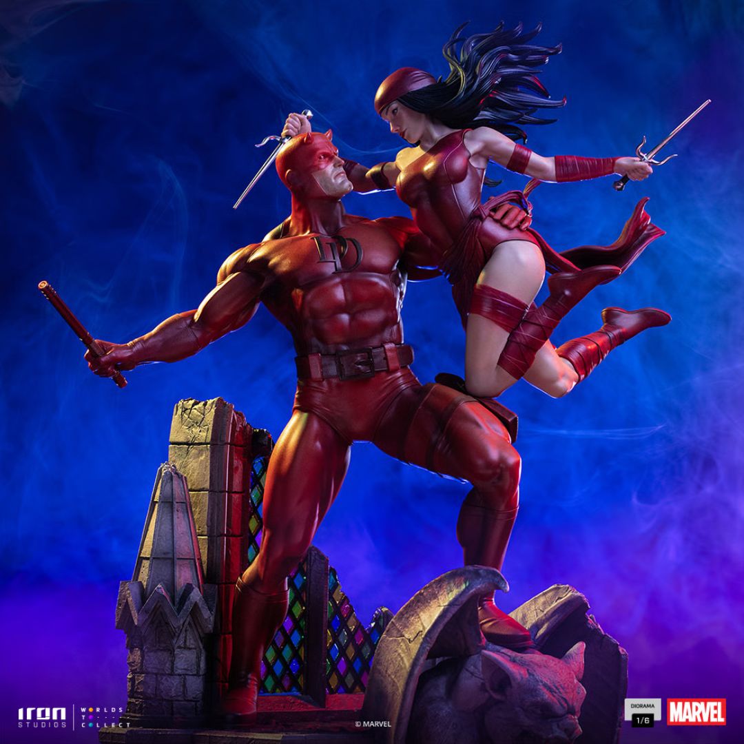Marvel Comics Daredevil And Elektra Statue By Iron Studios