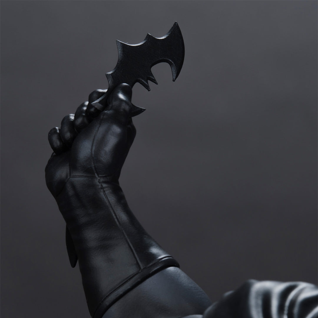 Batman™ (Black and Gray Edition) Sixth Scale Maquette by Tweeterhead -Tweeterhead - India - www.superherotoystore.com