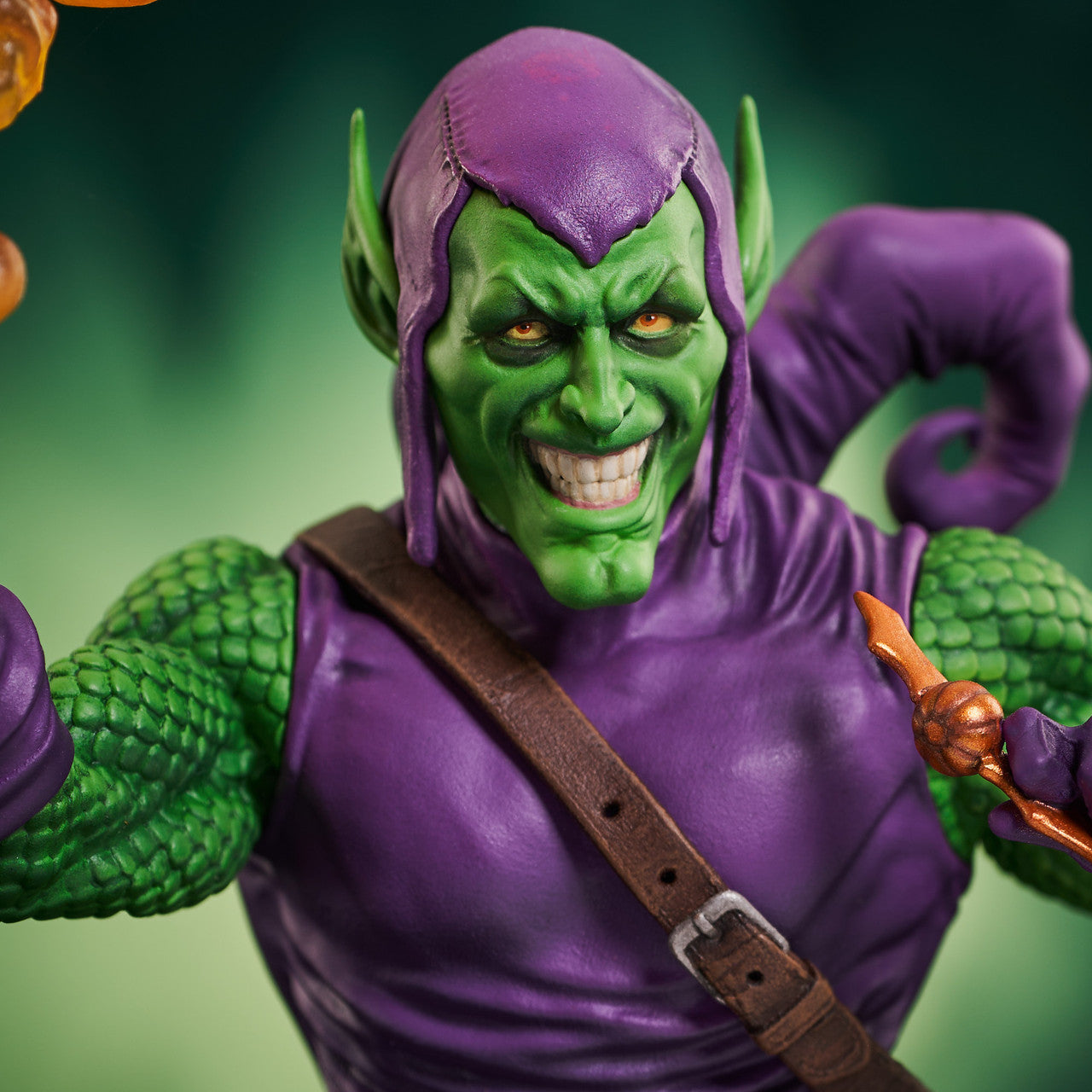 Marvel Comic Green Goblin 1:7 Scale Mini-Bust by Diamond Gallery -Diamond Gallery - India - www.superherotoystore.com