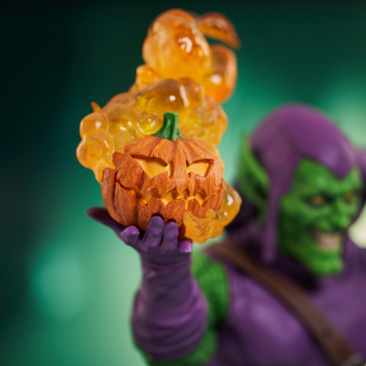 Marvel Comic Green Goblin 1:7 Scale Mini-Bust by Diamond Gallery -Diamond Gallery - India - www.superherotoystore.com