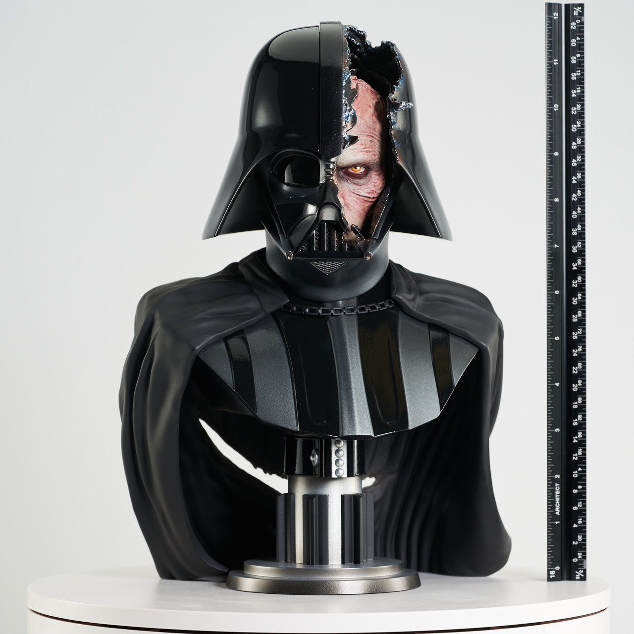 Star Wars: Obi-Wan Kenobi Darth Vader Damaged Helmet Legends in 3D 1:2 Scale Bust by Diamond Gallery -Diamond Gallery - India - www.superherotoystore.com