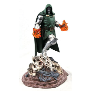 Marvel Gallery Comic Doctor Doom Statue by Diamond Select Toys -Diamond Gallery - India - www.superherotoystore.com