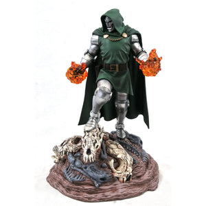 Marvel Gallery Comic Doctor Doom Statue by Diamond Select Toys -Diamond Gallery - India - www.superherotoystore.com