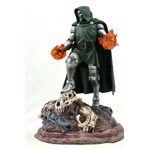 Marvel Gallery Comic Doctor Doom Statue by Diamond Select Toys -Diamond Gallery - India - www.superherotoystore.com