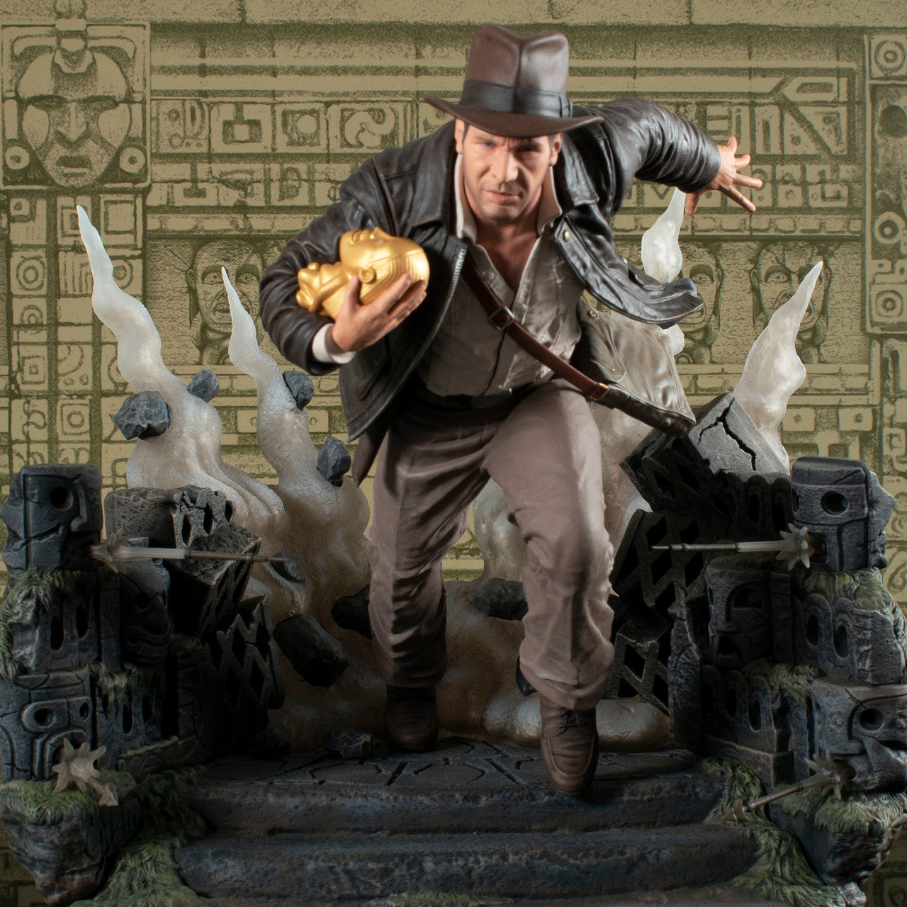 Indiana Jones and the Raiders of the Lost Ark Escape with the Idol Deluxe Gallery Statue by Diamond Gallery -Diamond Gallery - India - www.superherotoystore.com