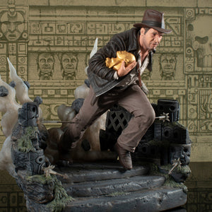 Indiana Jones and the Raiders of the Lost Ark Escape with the Idol Deluxe Gallery Statue by Diamond Select Toys -Diamond Gallery - India - www.superherotoystore.com