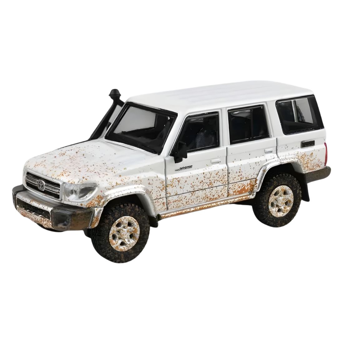 Off Road Effect 2014 Toyota Land Cruiser 76 1:64 Scale Die-Cast Car by Para64