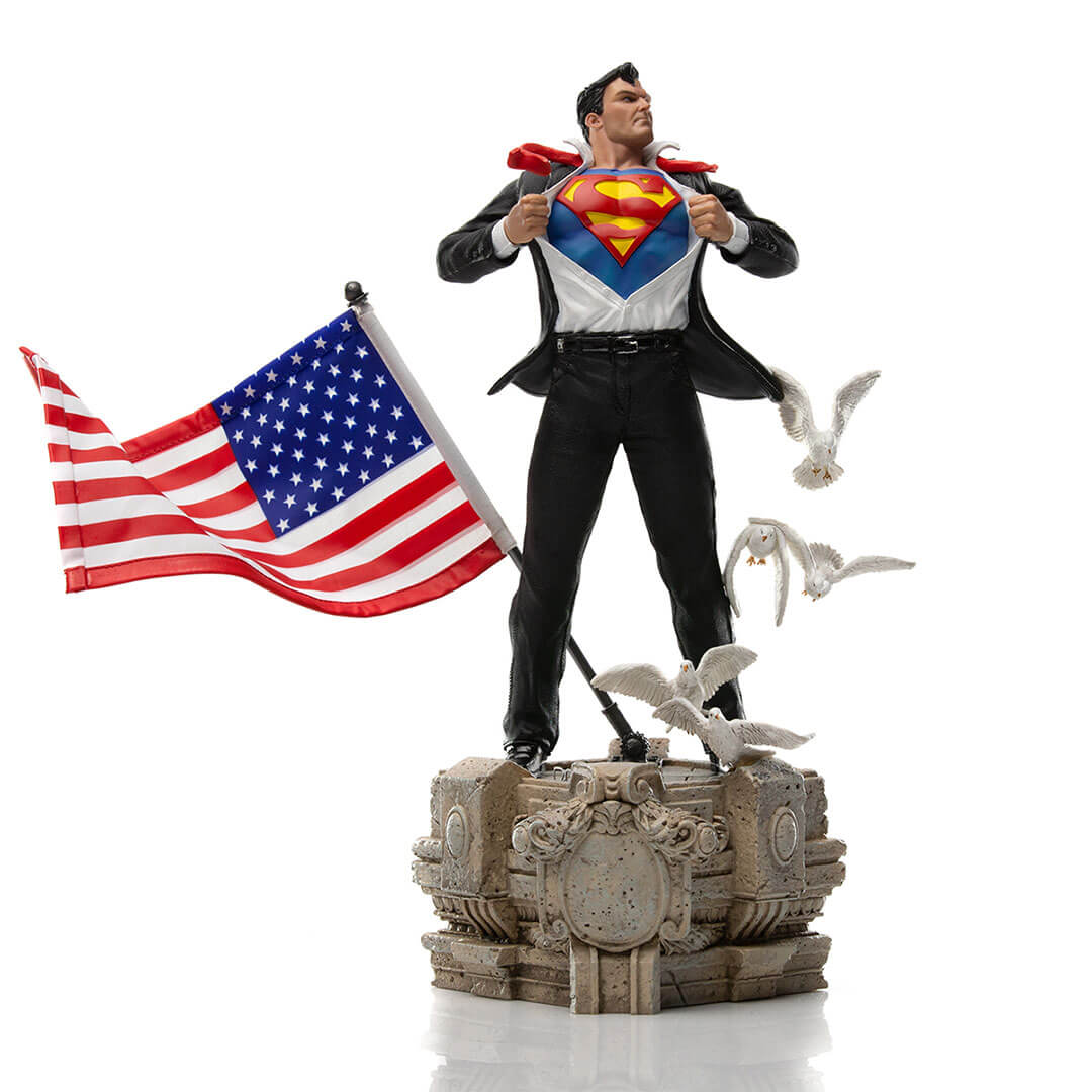 DC Comics Clark Kent Deluxe Art Scale 1/10th Scale Statue by Iron Studios -Iron Studios - India - www.superherotoystore.com