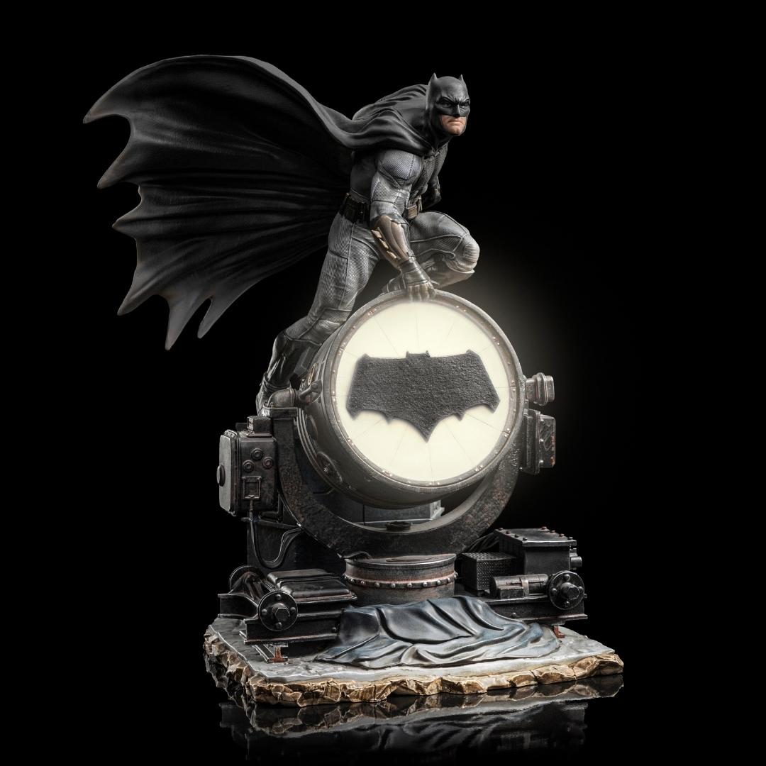 Batman on Batsignal Zack Snyder’s Justice League Deluxe Art by Iron Studios -Iron Studios - India - www.superherotoystore.com