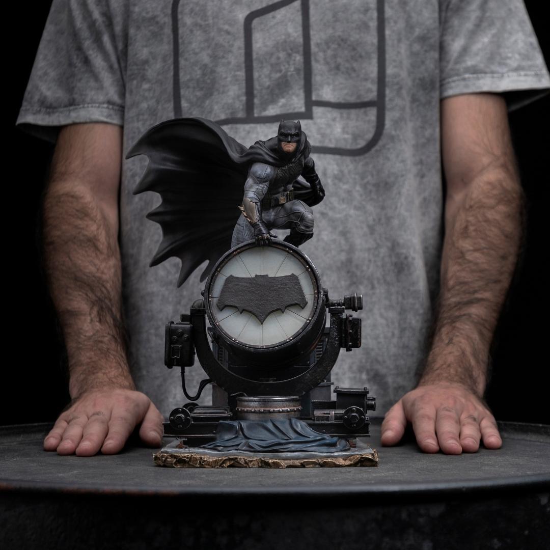Batman on Batsignal Zack Snyder’s Justice League Deluxe Art by Iron Studios -Iron Studios - India - www.superherotoystore.com