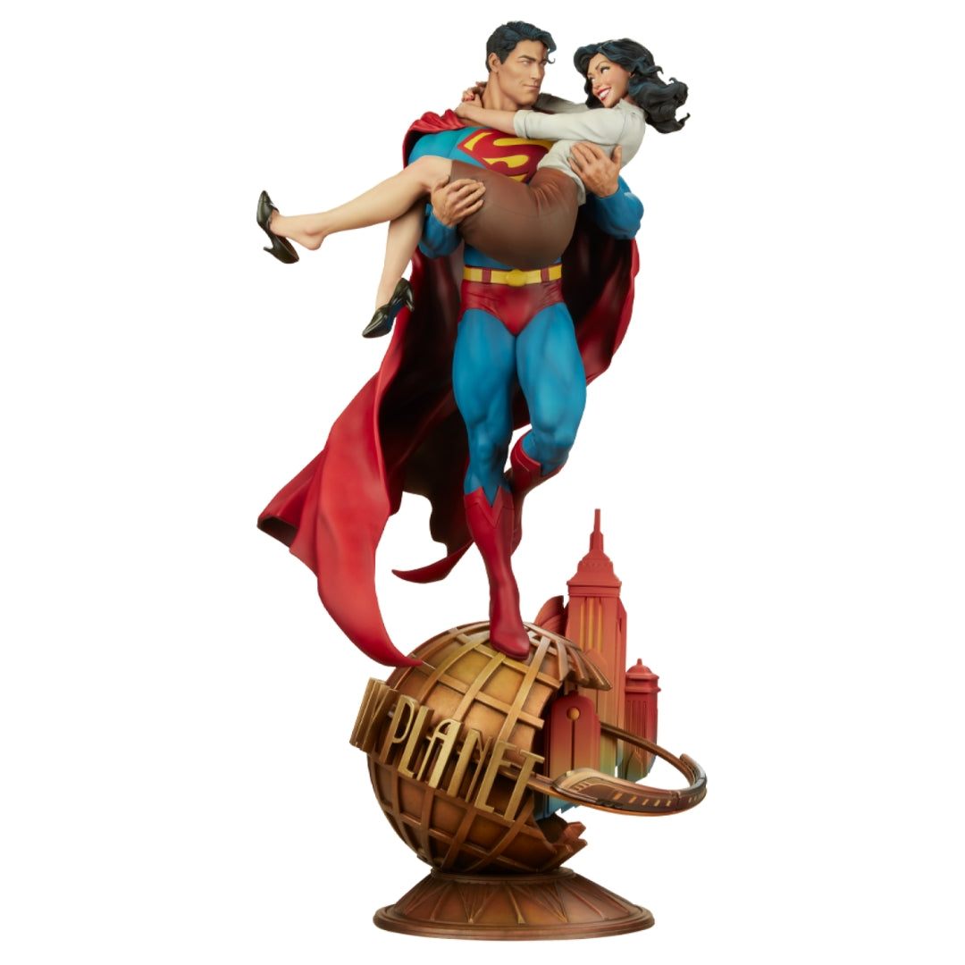 Superman and Lois Lane Diorama Statue by Sideshow Collectibles -Sideshow Collectibles - India - www.superherotoystore.com