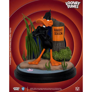 Looney Tunes Daffy Duck 1:6 Scale Limited Edition Diorama by MG Collectibles -MG Collectibles & Toys - India - www.superherotoystore.com