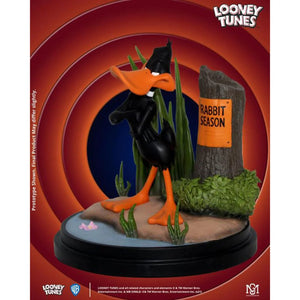 Looney Tunes Daffy Duck 1:6 Scale Limited Edition Diorama by MG Collectibles -MG Collectibles & Toys - India - www.superherotoystore.com
