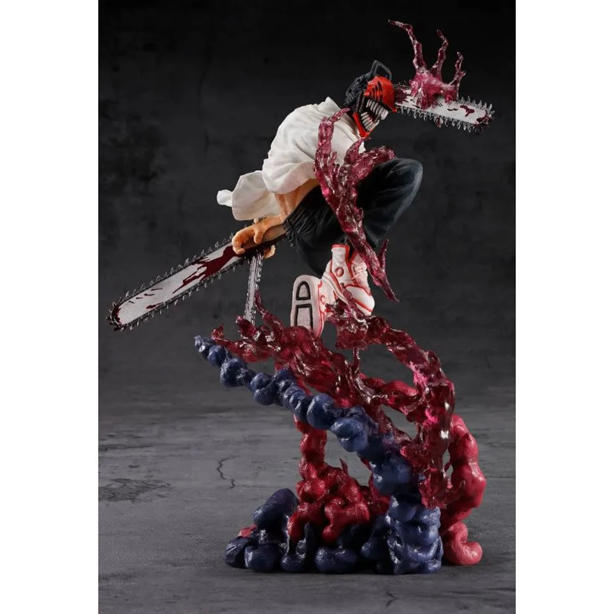 Chainsaw Man FiguartsZERO Statue by Bandai -Tamashii Nations - India - www.superherotoystore.com